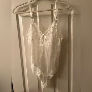 Vintage Fifth Avenue Lace Bodysuit w/snap closure size 34